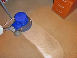 Размывка и очищение коврового покрытия