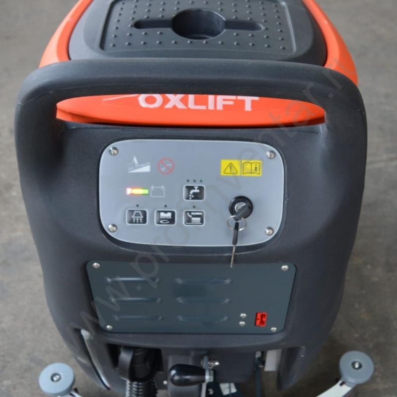 OXLIFT NB 530 Аккумуляторная поломоечная машина  1