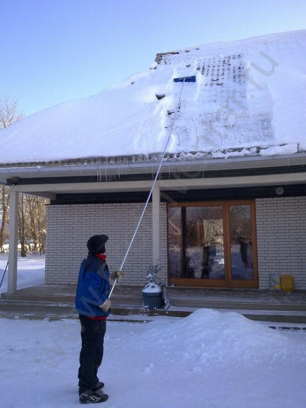 Скребок для уборки снега с крыш с телескопической ручкой (пластик 600 мм.) 4